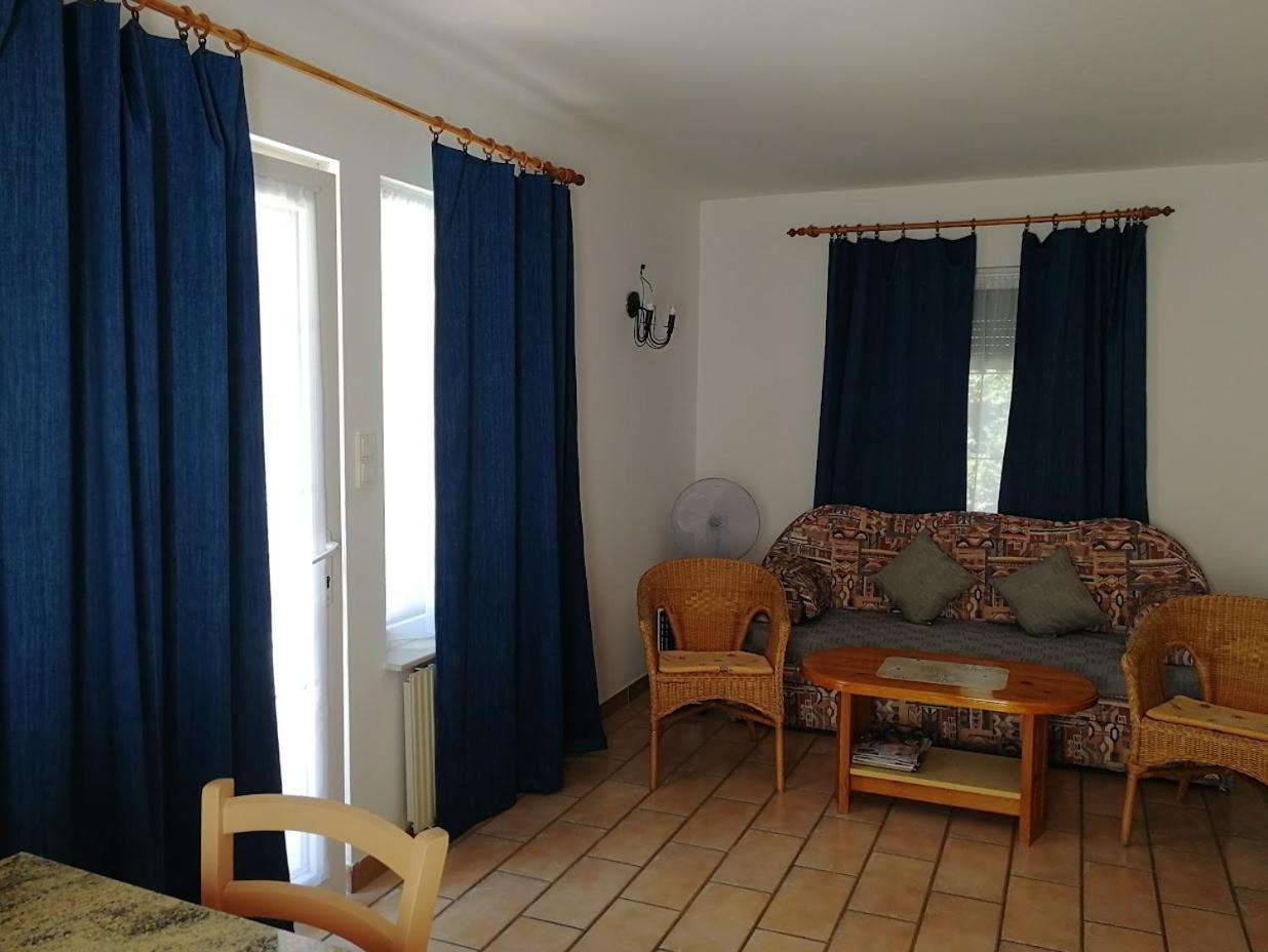 פוניארצוושהג' Feszek Apartmanhaz מראה חיצוני תמונה